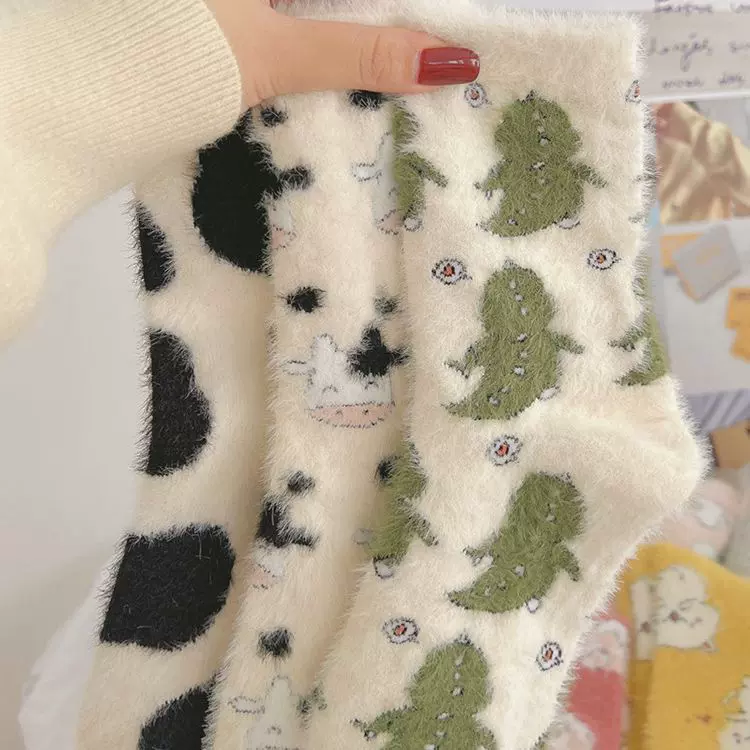 水貂绒袜子女保暖加厚奶牛斑点冬天加绒居家可爱少女地板袜月子袜