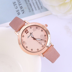 新款女士手錶女韓版簡約學生皮帶腕錶少女可愛休閒石英手錶批發