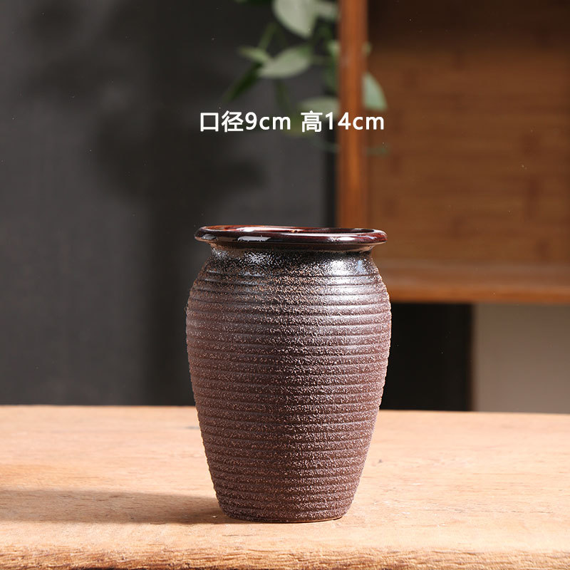 Una vieja pila de lijado marrón