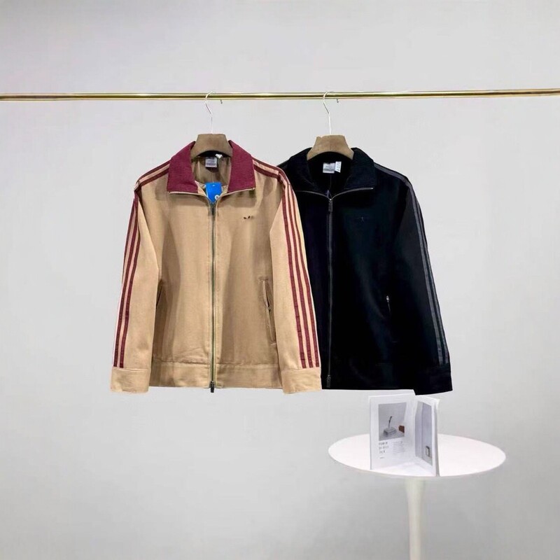 Retro Three-Stripe Stand-Collar Jacket for Men, Spring and Autumn Casual Sports Coat, Cotton Color-Blocked Top, in Stock for Immediate Delivery