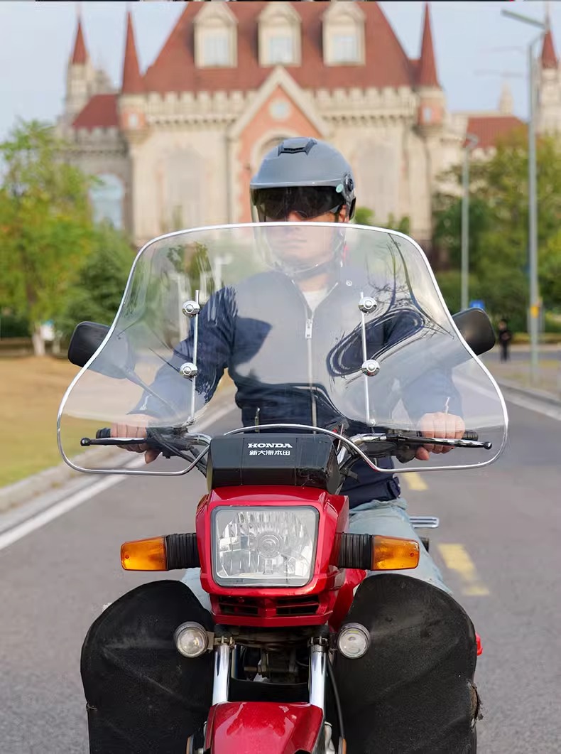 Motorcycle Front Windshield Widened and Enlarged Transparent Windshield Curved Beam Electric Vehicle Windshield Windshield Rain Shield