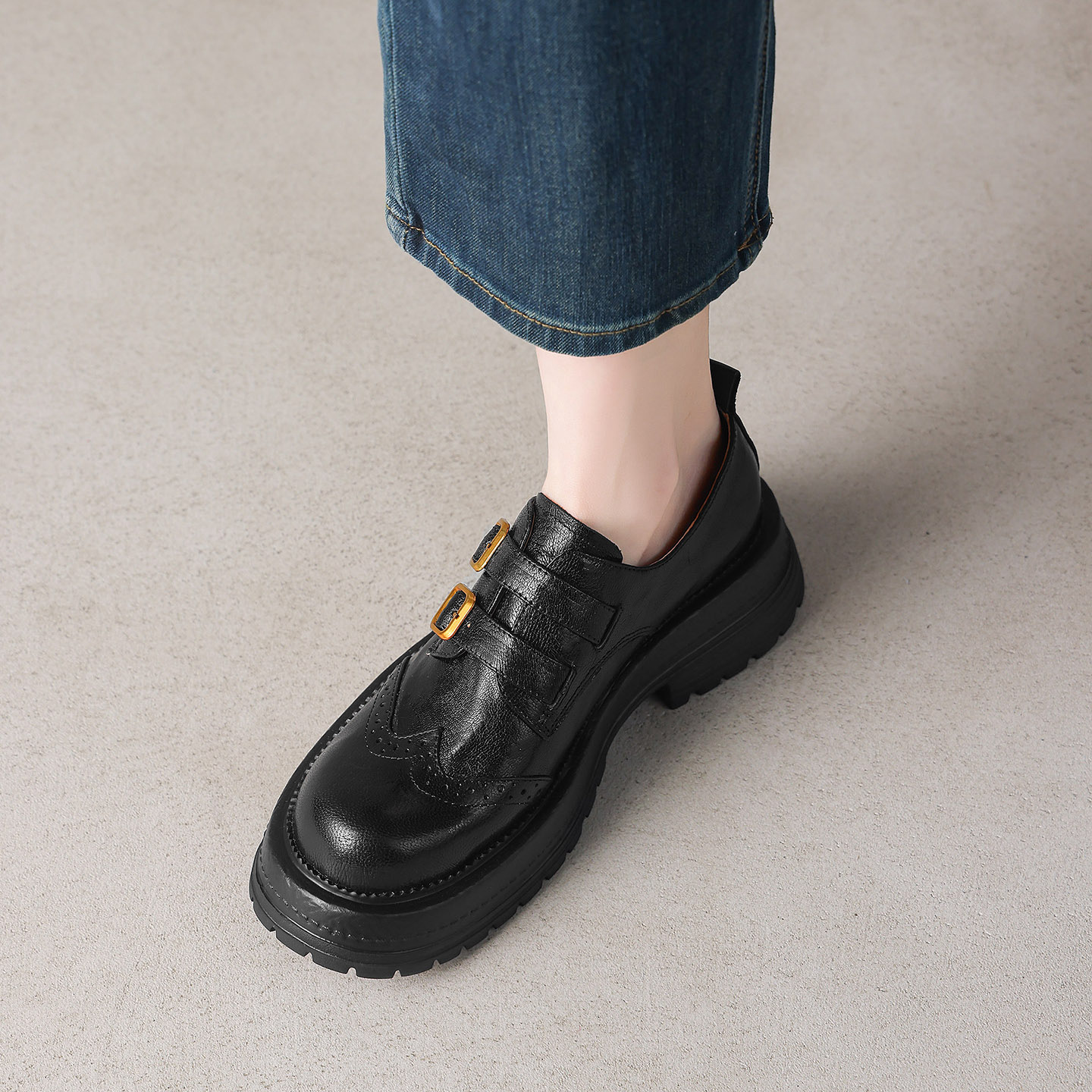 Giày loafer nữ đế dày mũi tròn gót vuông ổn định, khóa thắt lưng kép — màu nâu
