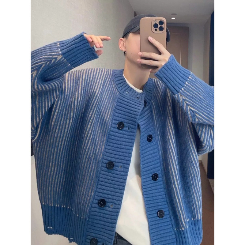 Relaxed-fit blue striped double-breasted cardigan sweater for men, 2026, loose and versatile knitted jacket, warm outerwear Relaxed-fit blue striped double-breasted cardigan sweater for men, 2026, loose and versatile knitted jacket, warm outerwear