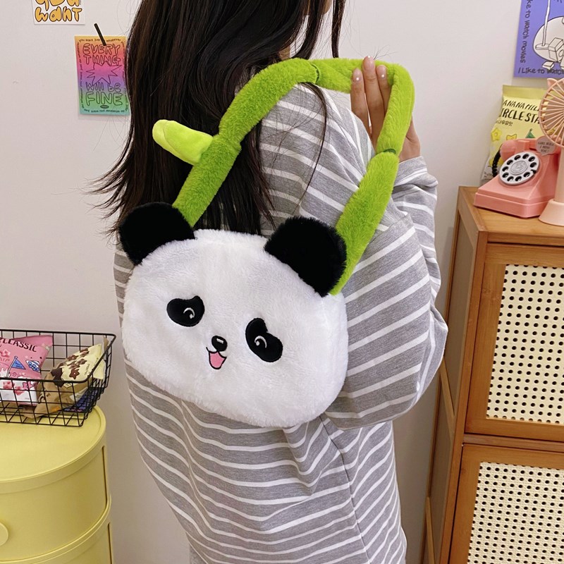 毛绒卡通包新款手提可爱旅游纪念熊猫公仔单肩背包女生通勤手机包