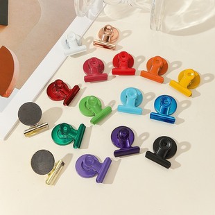 �����A���ٱ����N���F�A�㺞�A�R����ɫ����������A�Ӵ���Ʊ���A