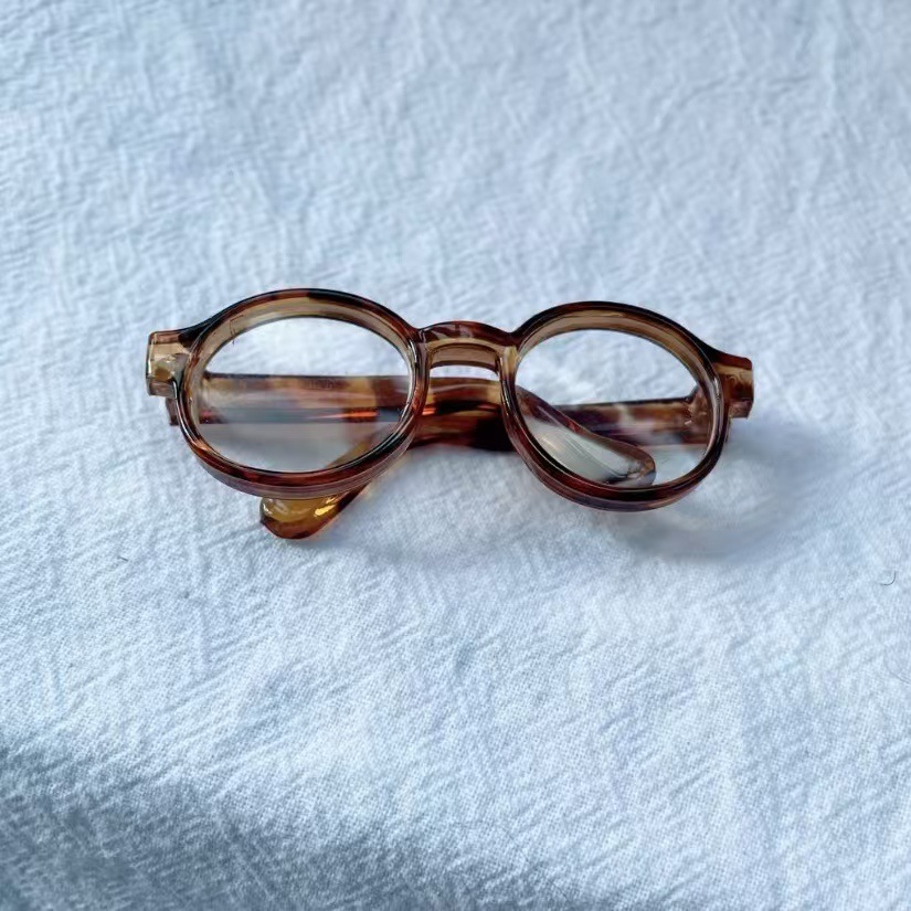 Amber glasses