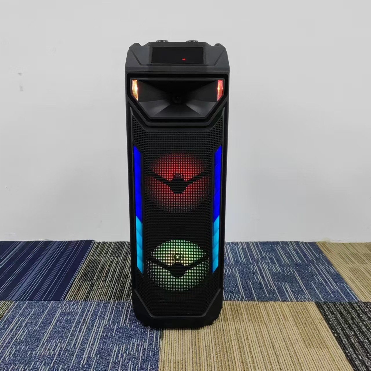 Comercio exterior doble altavoz de 8 pulgadas gran sonido square danza portátil al aire libre inalámbrico micrófono de tarjeta de micrófono