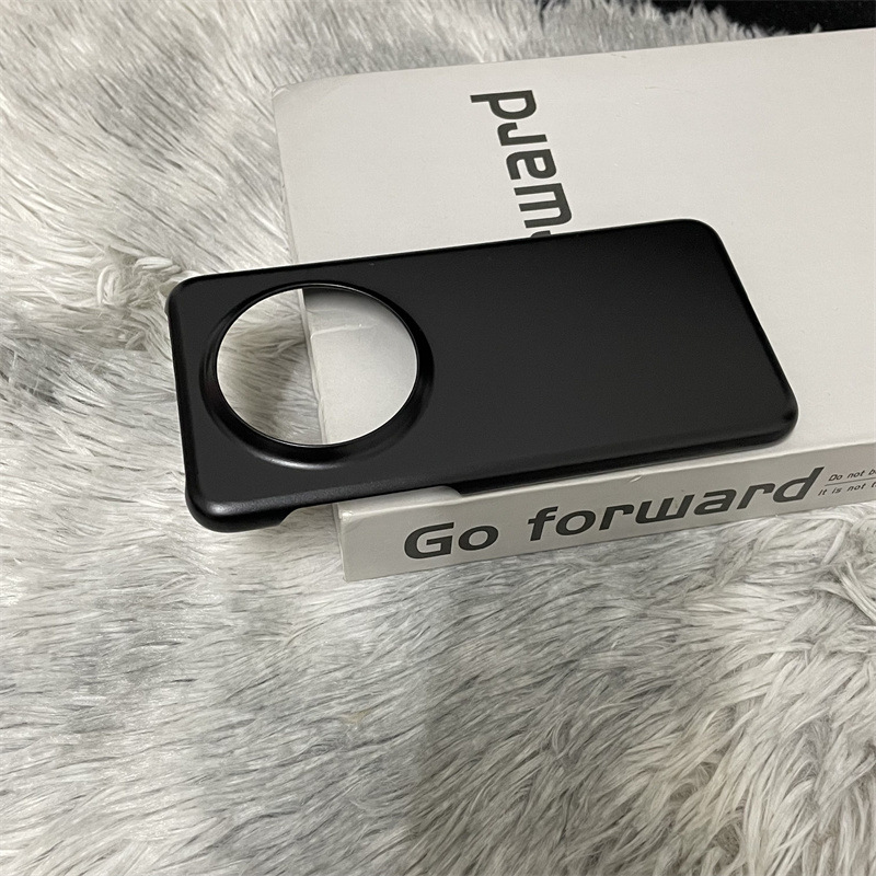 Aplicable a Huawei Mate70Pro semi-paquete de funda de teléfono esmerilada Nova13Pro cubierta protectora anti-caída sin marco superior e inferior