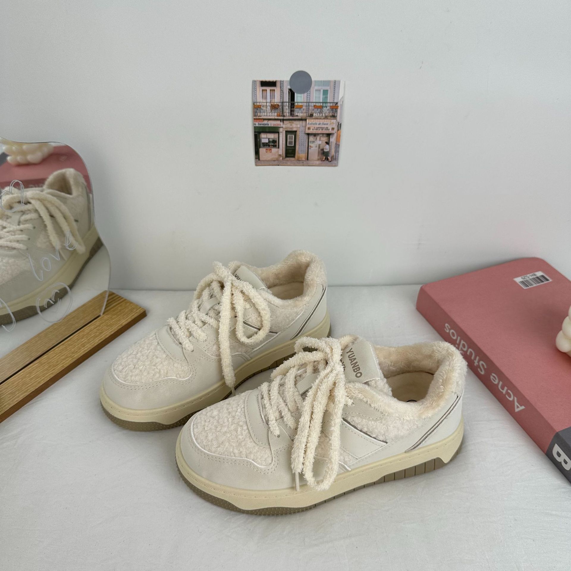 Yuanbo invierno con suela gruesa y zapatos de lana de mujer zapatos de algodón de nicho de ocio 2024 zapatos de lona cálidos