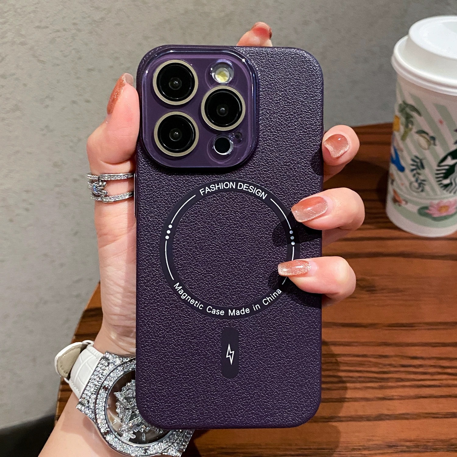 Aperición magnética de patrón de lichi de color sólido para Apple 16promax funda para teléfono móvil iPhone14/13 lente película 15P pareja