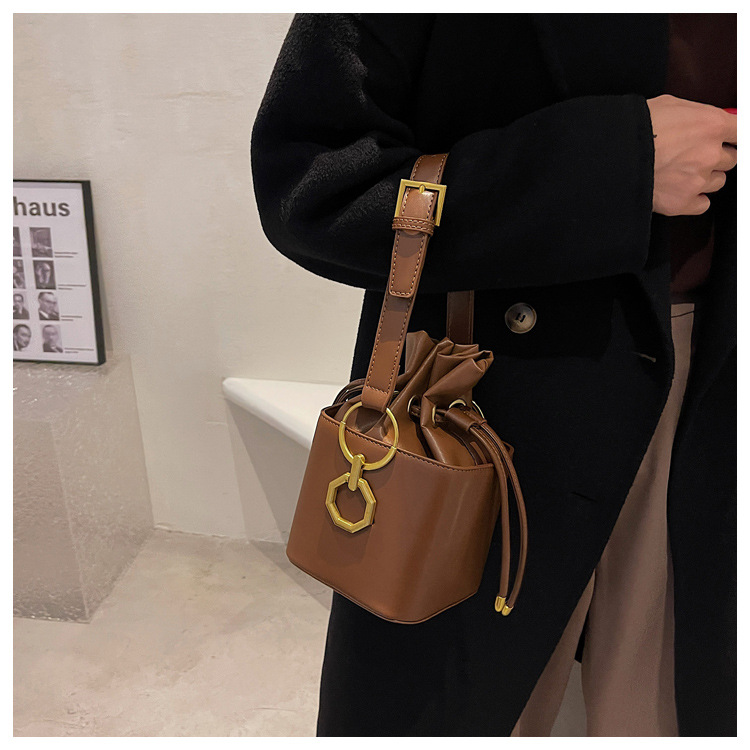 Fashion Drawstring Type Shoulder Messenger Bucket Bag Wholesale Nihaojewelry display picture 8