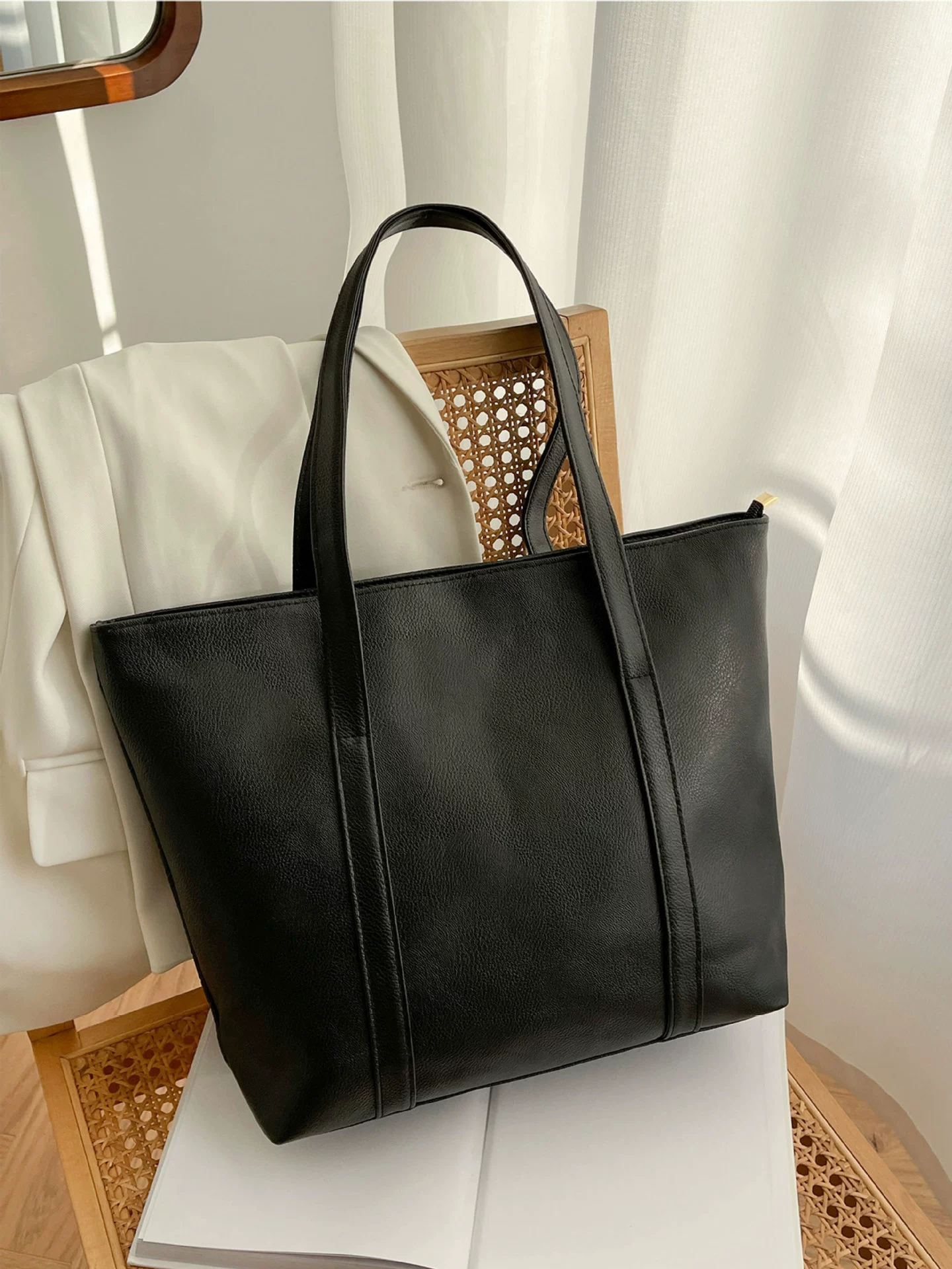 Genuine capacious universal small design one-shoulder bag, high-quality style
