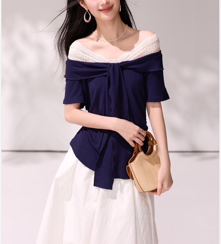 Áo thun nữ tay ngắn cổ V phối ren chắp vá FALINDA STUDIO — màu xanh navy chi tiết 4