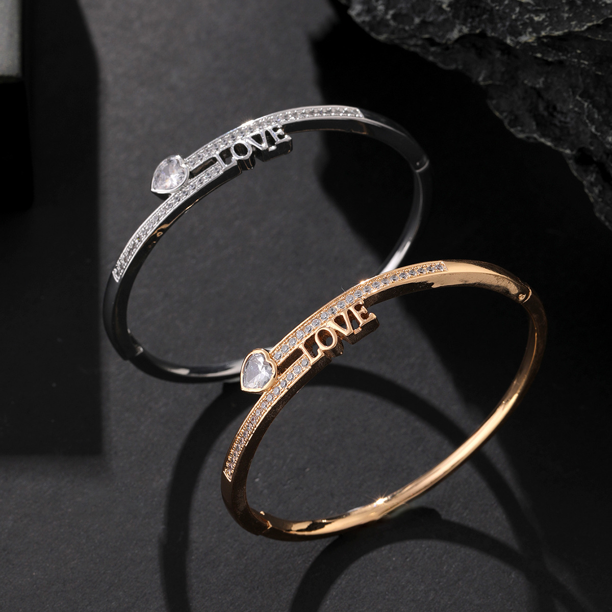 bracelet with zircon