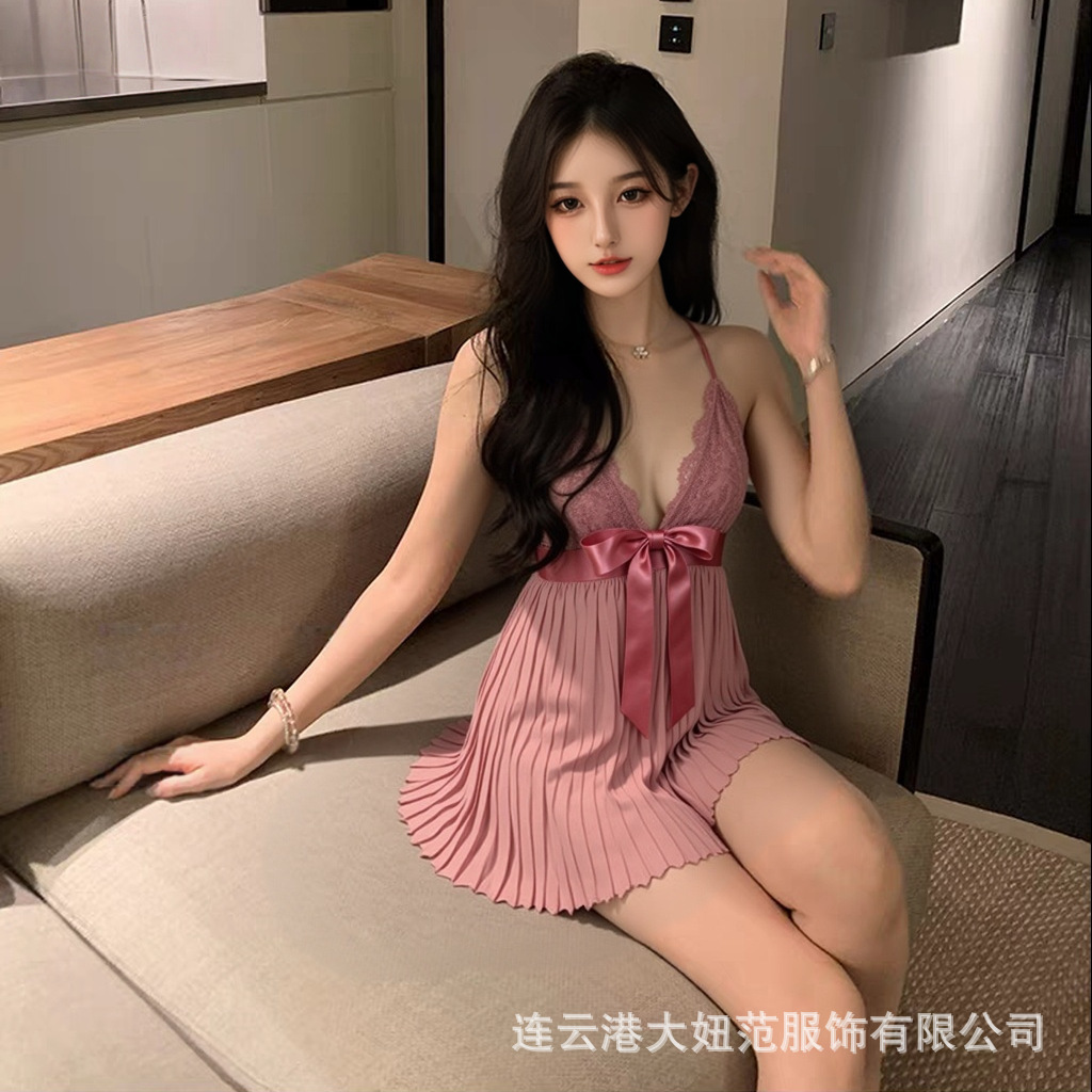 美杜莎新款深V吊带睡裙粉色性感蕾丝蝴蝶结带胸垫女家居细褶睡裙