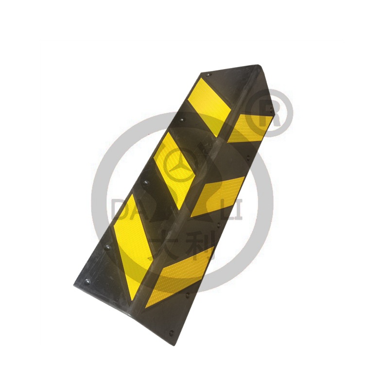 ����ֱ���ӿ��Ӻ��𽺻���ͣ��������ֱ�ǻ�ǽ�ǹ��س�����ײ��