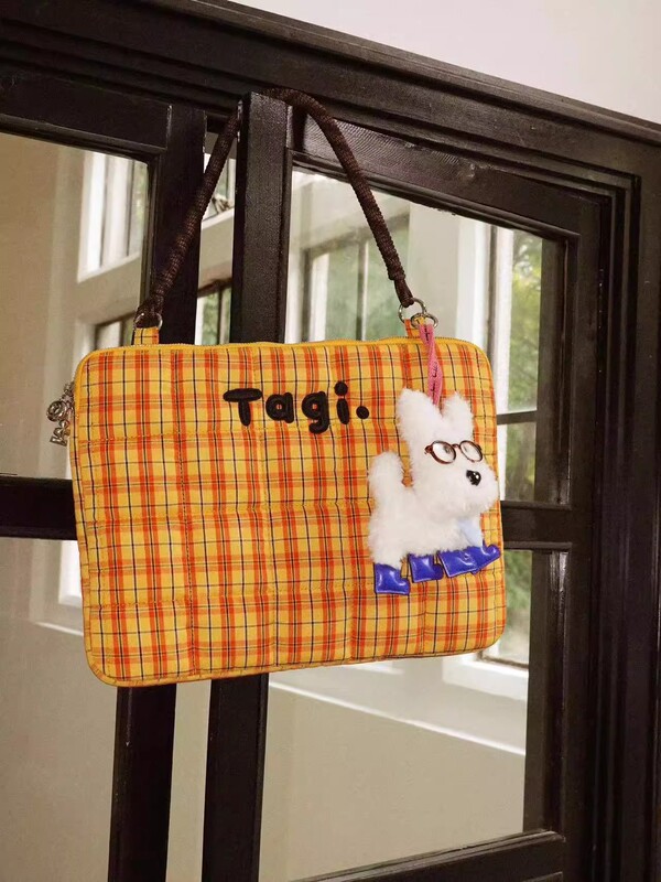 Tagi.新编织小枕头刺绣串珠手提肩防摔防震电脑包笔记本包|undefined