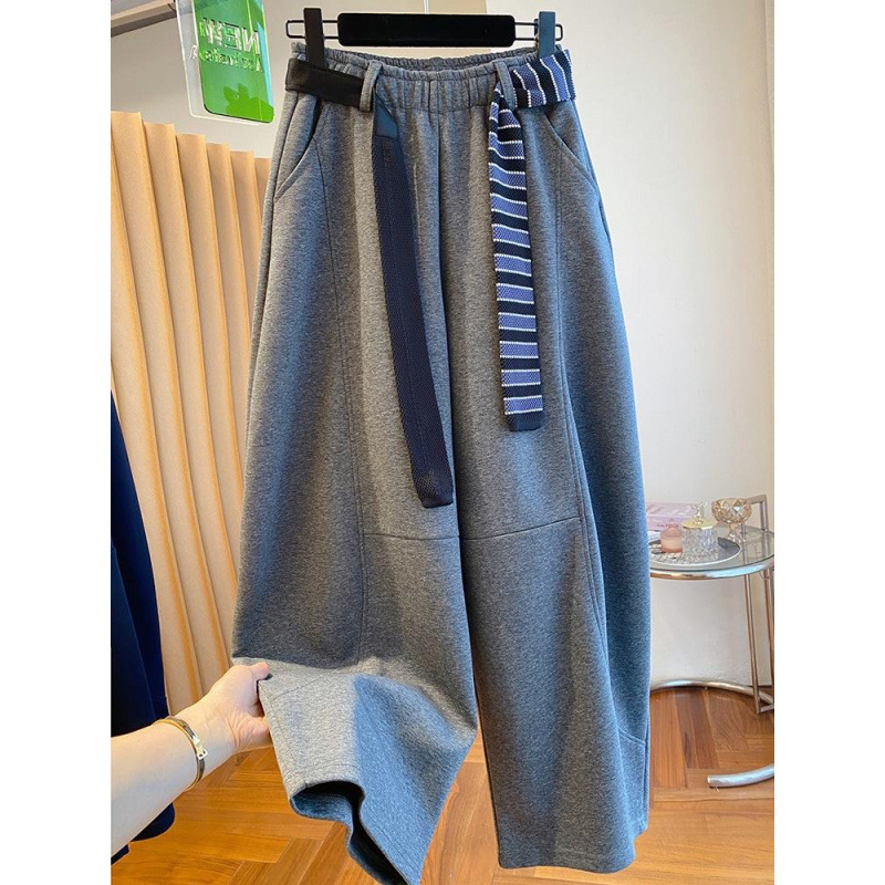 Korean fashion color-blocked waistband curved hem sweatpants for women, autumn 2026 new style, loose casual sports pants, versatile wide-leg pants Korean fashion color-blocked waistband curved hem sweatpants for women, autumn 2026 new style, loose casual sports pants, versatile wide-leg pants