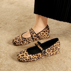 2816 round toe single shoe, shallow mouth, height increasing, versatile, one button retro style ballet, Mary Jane shoes,