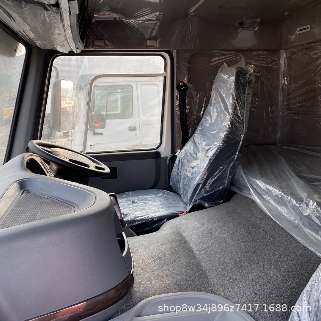 Cross-Border Sinotruk Howo Dump Truck with Eight Rear Wheels, Euro 3, 371 Horsepower, for Transporting Gravel and Soil, Self-Unloading Engineering Truck