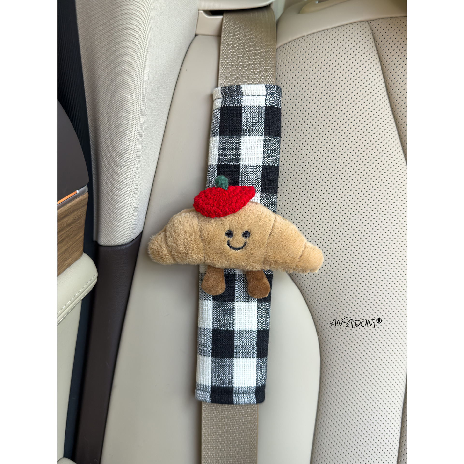 Cute Bread Car Seatbelt Shoulder Pad Creative Croissant Car Seatbelt Anti-Strangle Protective Cover Car Interior Decoration