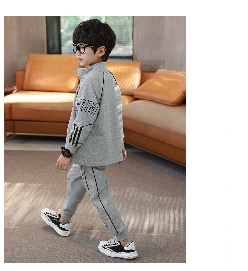 Ensemble de vêtements de sport pour garçons pour enfants 2024 Zhongda version coréenne de l'uniforme scolaire de sport pour enfants 2022 nouveau_voghion.com