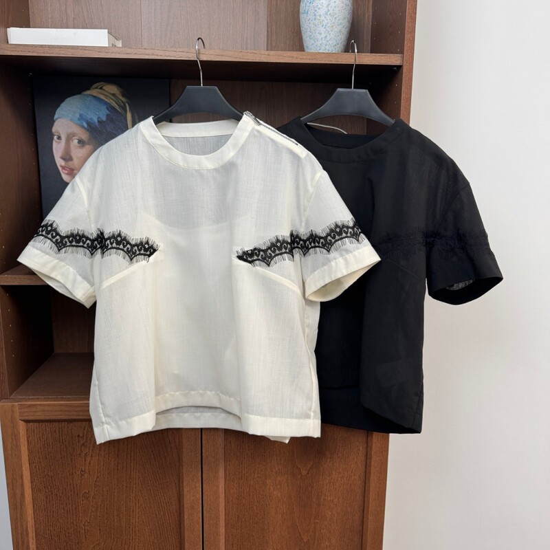 Vintage Eyelash Lace Patchwork Tailored Silhouette Pullover Short-Sleeve Shirt Top in 2 Colors Vintage Eyelash Lace Patchwork Tailored Silhouette Pullover Short-Sleeve Shirt Top in 2 Colors