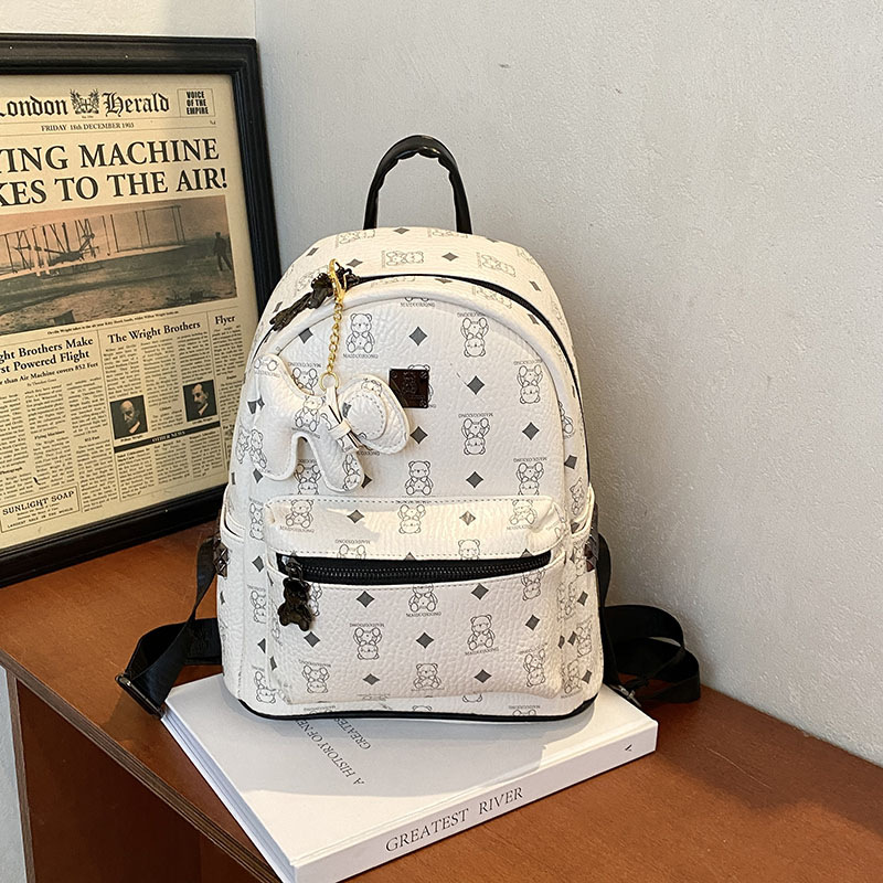 Mochila bolso de hombro femenino 2024 nuevo bolso de ocio de otoño e invierno de moda de nicho de alta gama con gran capacidad para estudiantes universitarios