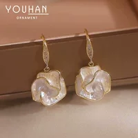 Корейская версия новой капли глазури камелии циркон серьги французская нишевый темперамент серьги легкие экстравагантные наушники высокого класса оптом