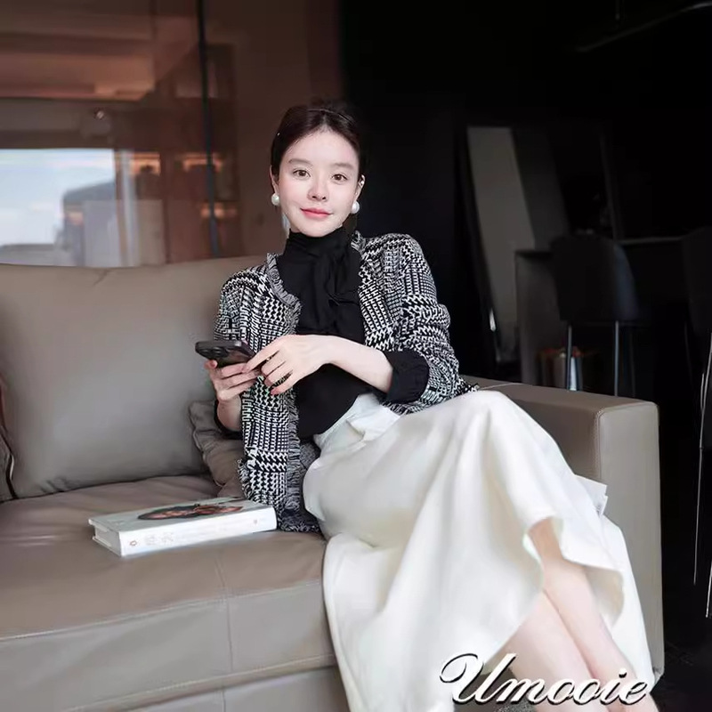 UM Elegant Online Hepburn Black and White Houndstooth Glastwood Wool Knitwear Cardigan Spring and Autumn Jacket Women's Coat