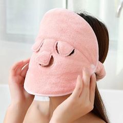 顔のタオルを温めて顔を蒸します。