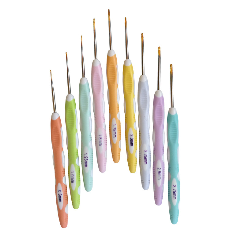 Aguja de suéter herramienta de tejer TPR de dos colores mango de plástico de aluminio conjunto de ganchillo 9 blister de embalaje de color aleatorio