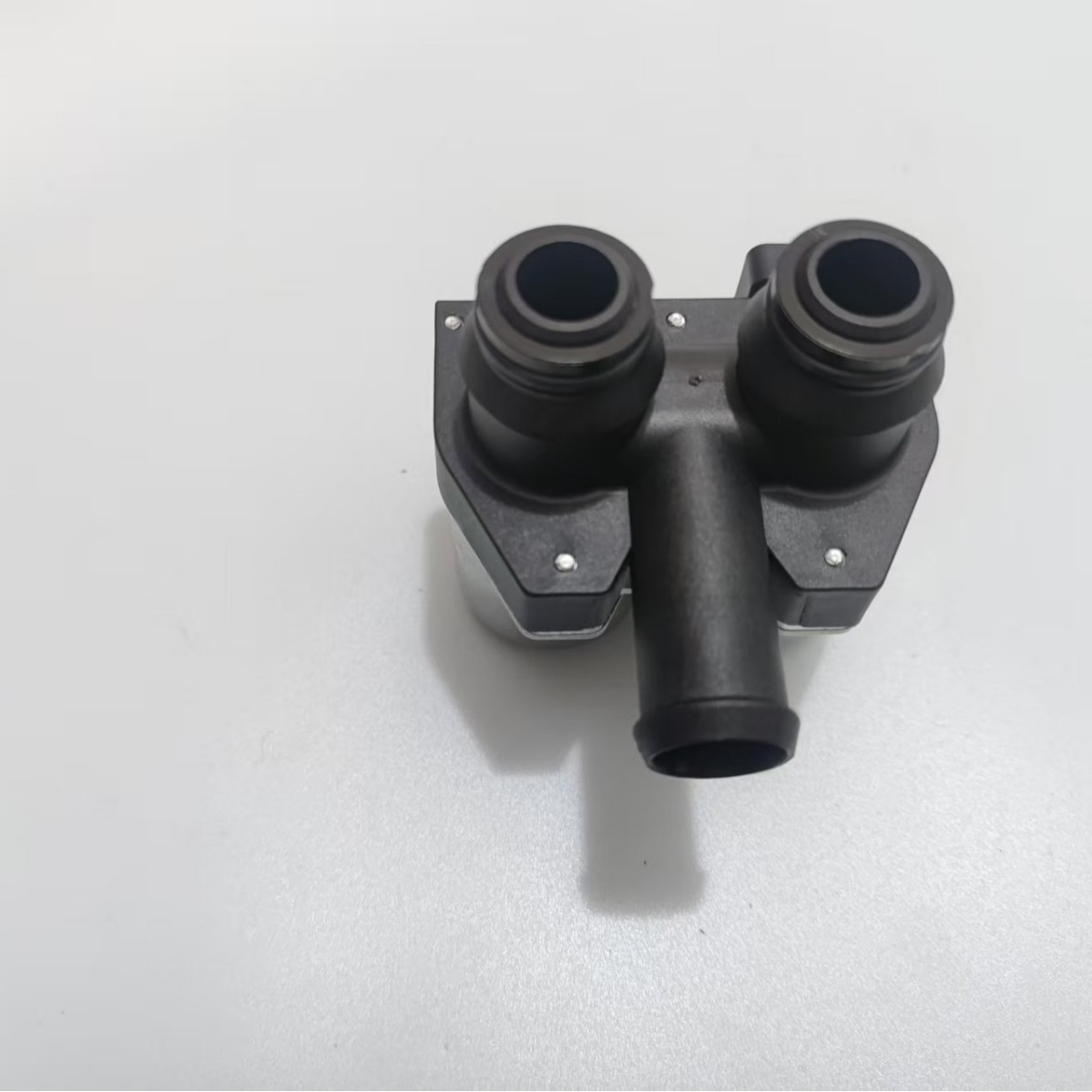 A0009820617/000 982 06 17 Suitable for Mercedes-Benz W222 S450 S500 Heater Water Valve