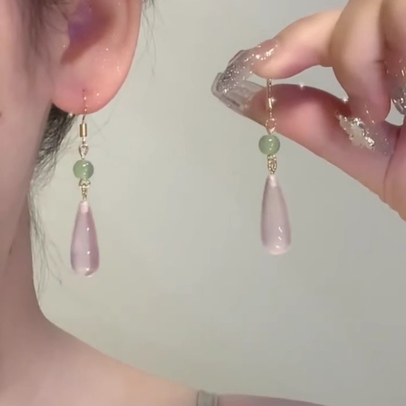 Nuevo gancho de oreja de resina de gota de agua china Pendientes de temperamento retro simple y dulce Pendientes de personalidad de viaje de nicho al por mayor femenino