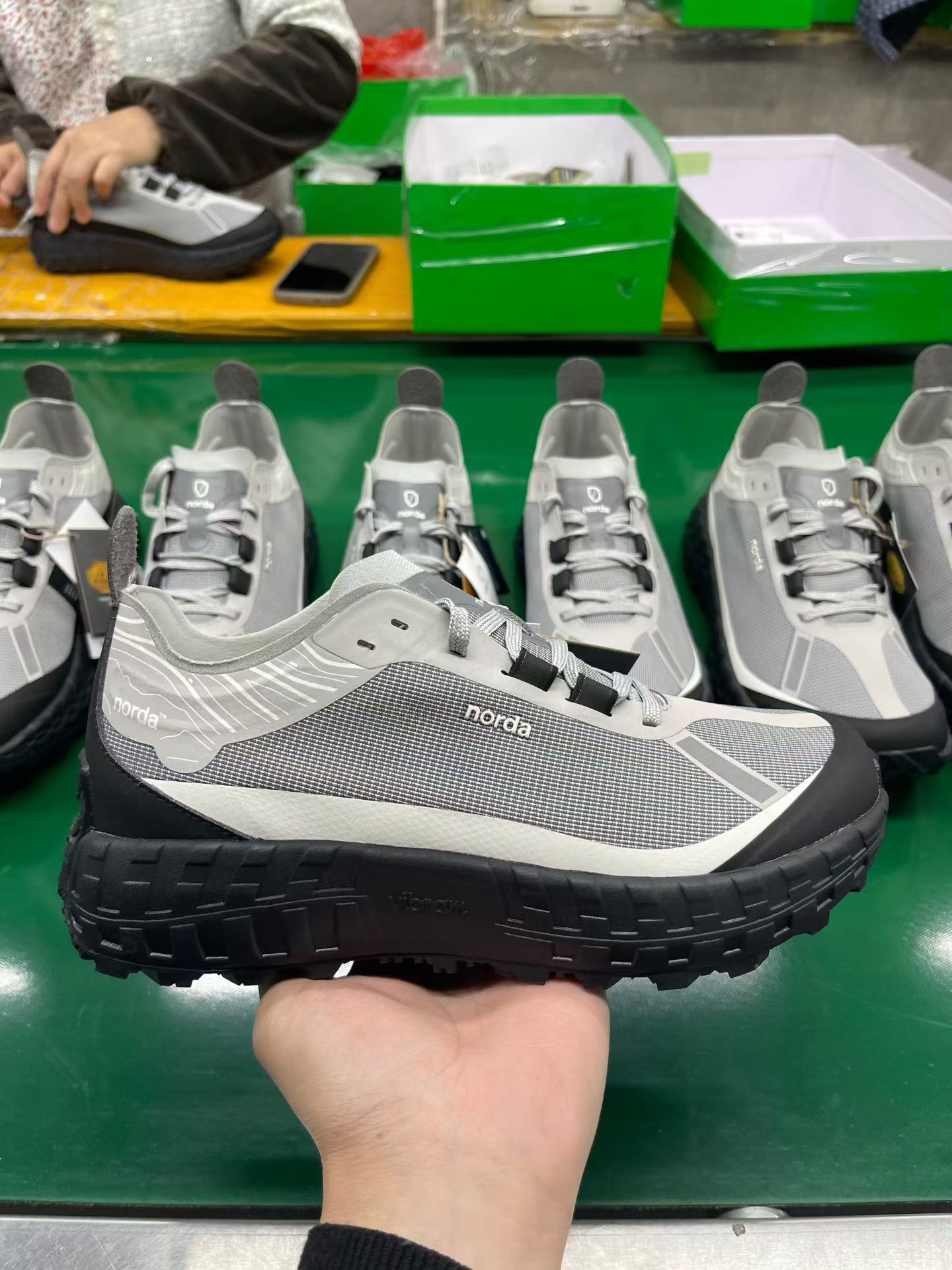 Norda 001 zapatos de montaña para hombres y mujeres, zapatos de carrera bajos, zapatos de senderismo