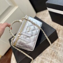 �߰汾ԭ��С���L朗l���Ӱ�2025�¿���Ƥ�����r�Іμ�б��Ů��