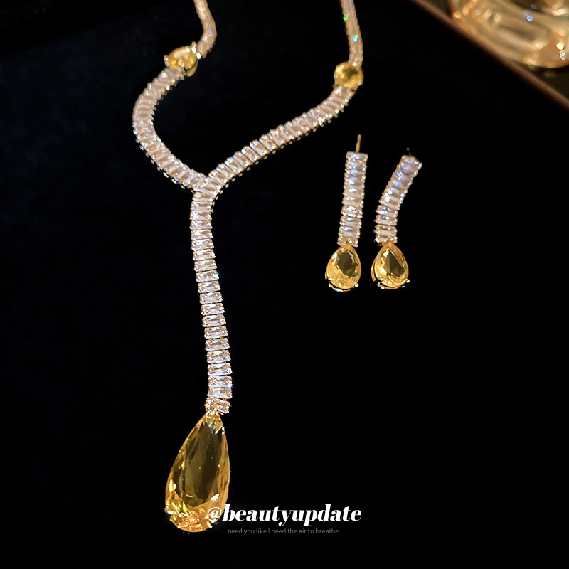 Collar de cristal artificial amarillo ahumado conjunto de pendientes con incrustaciones de diamantes, gota de agua, clavícula, diseño de personalidad de moda, joyería de alta gama