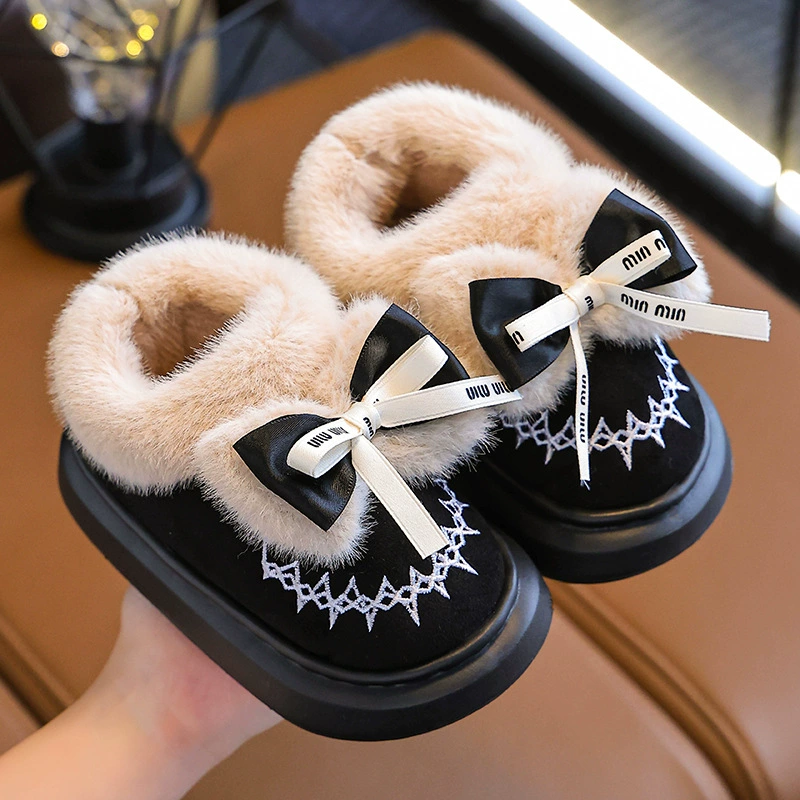 Новинка 2024 года, детская хлопковая обувь, зимние теплые домашние и уличные тапочки для девочек среднего и большого возраста, хлопковые тапочки для маленьких девочек