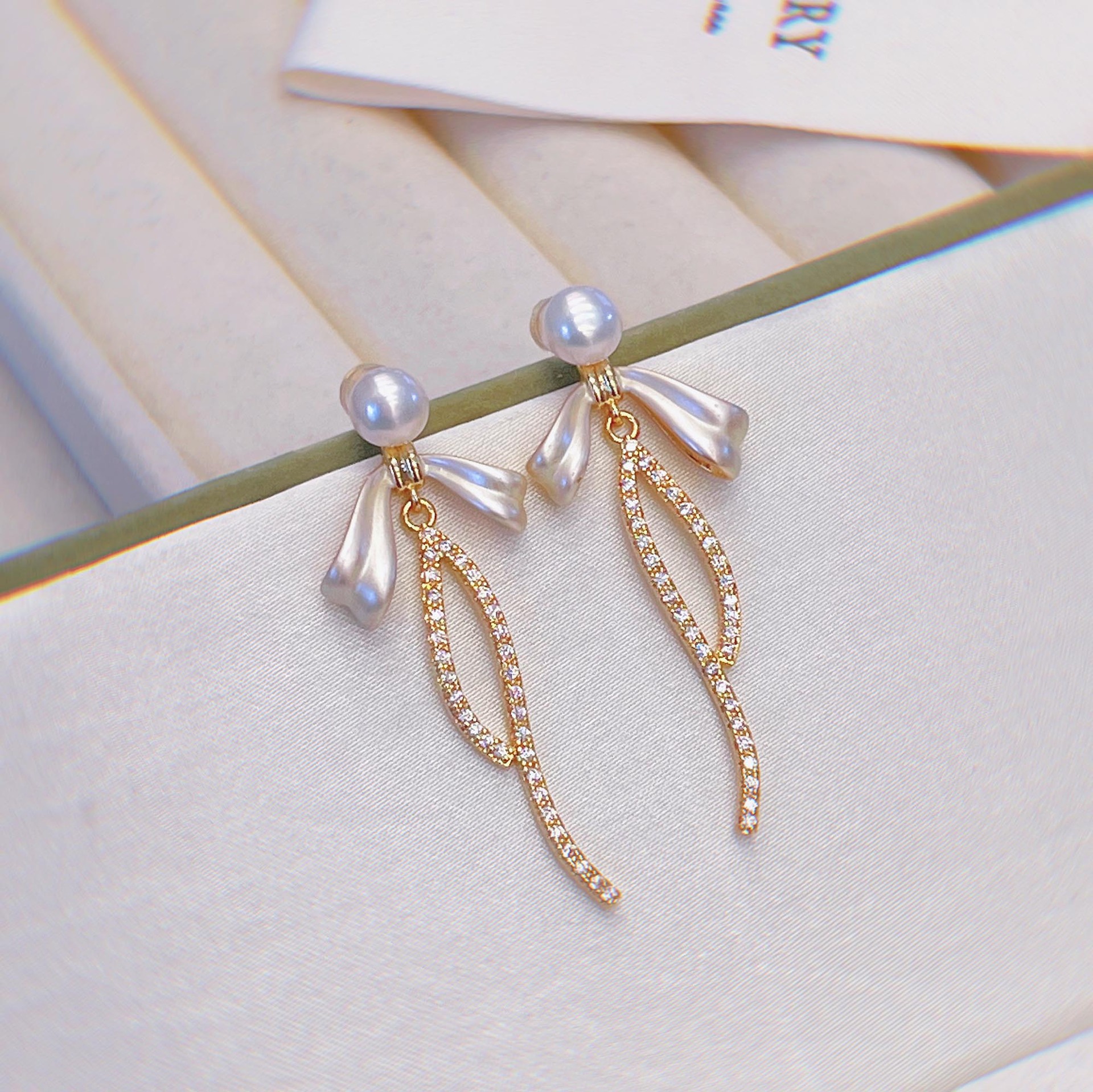 ���� ��ʽ���Գƺ��������tianȻ��ˮ����ins�߼��ж������ʶ���