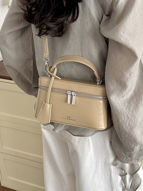 Bolsa de mano caliente para mujeres 2026 nuevo nicho zhong lujo ligero bolso de caja casual simple bolso de mochila image 5