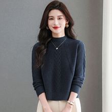 冬季新款淑女风半高领麻花编织毛衣短款针织打底衫女显瘦百搭上衣