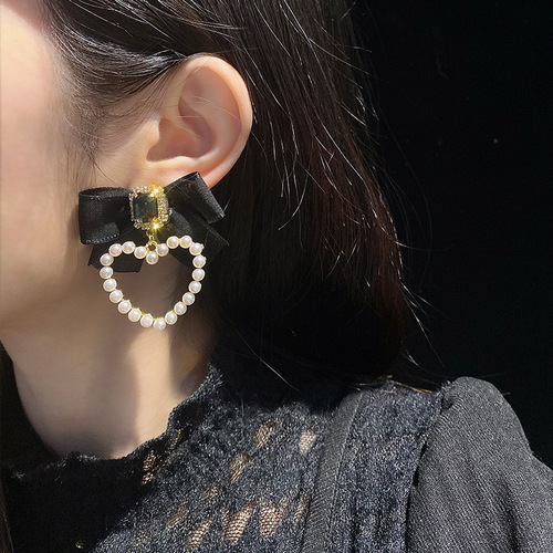 S925 Silver Needle Fashionable Sweet Pearl Earrings High Quality Wholesale Versatile Temperament Earrings Women's Diamond Geometric Earrings