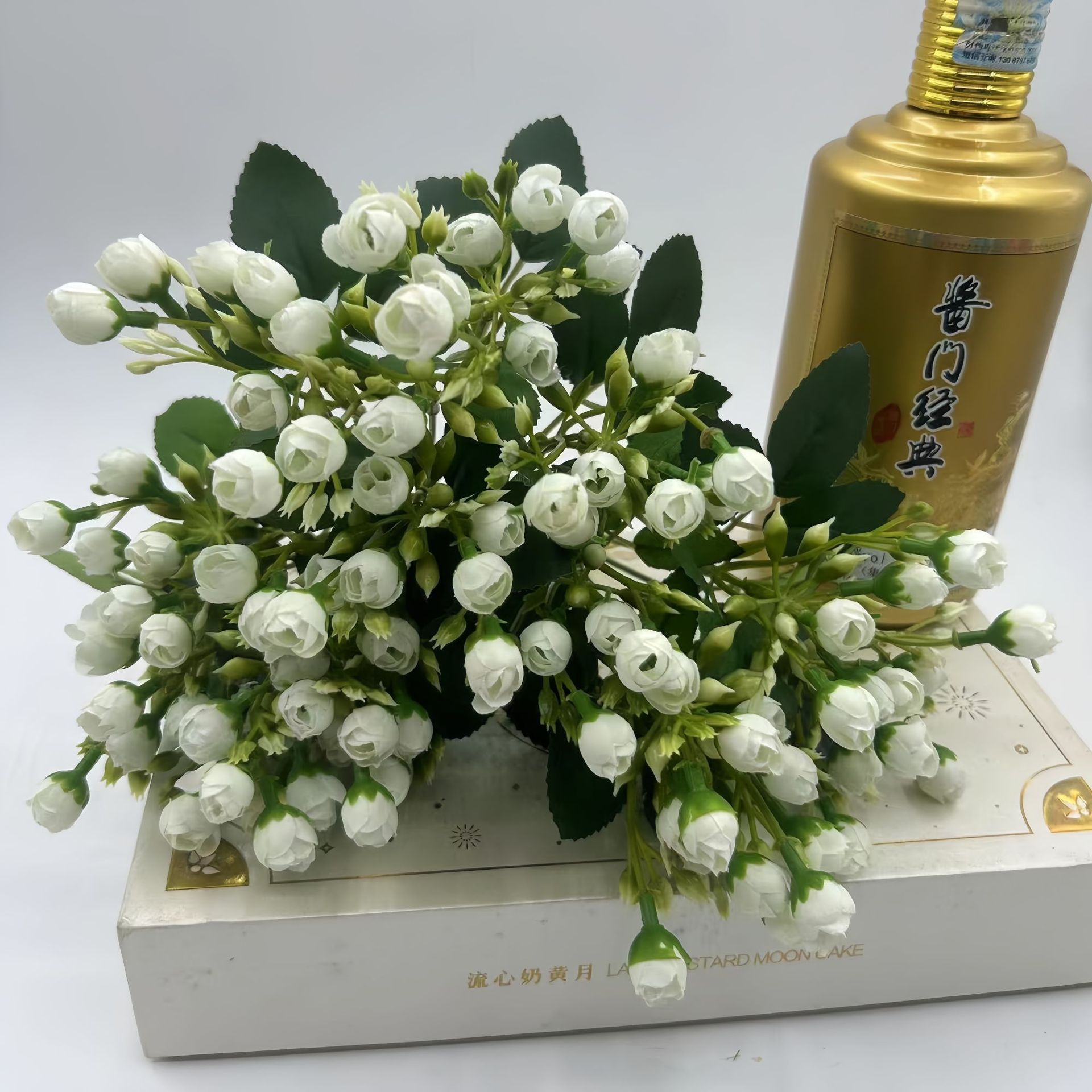 Simulación de un pequeño ramo de flores 5 horquillas 30 flores brotes de flores de Milán artificial simulación de brotes de rosas decoración de boda en el hogar