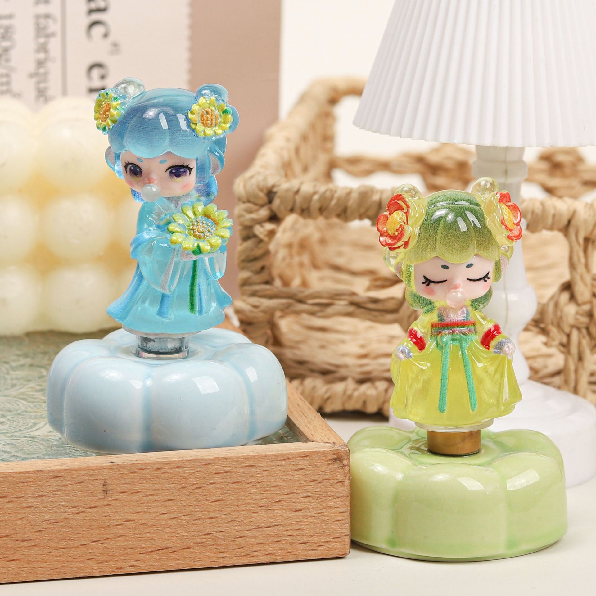 Luminous Flower Fairy Rotating Ornament for Car and Desktop, Rotatable Decorative Piece, Gift for Selling at Stalls, Wholesale Gifts