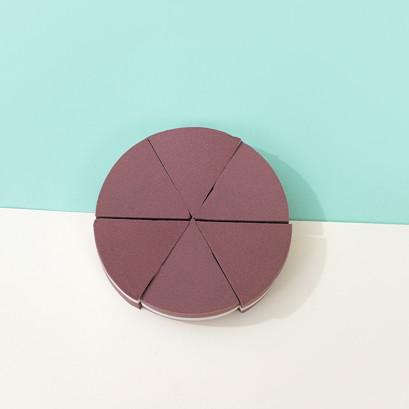Fábrica personalizada pequeño triángulo redondo seis cortes en forma de ventilador polvo seco húmedo de doble uso no látex esponja de maquillaje almohadilla de aire huevo de maquillaje de belleza