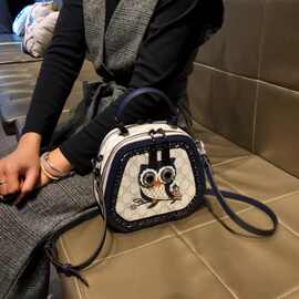跨境代发2025新款高级感小圆包手提女士大单肩小气斜挎小包
