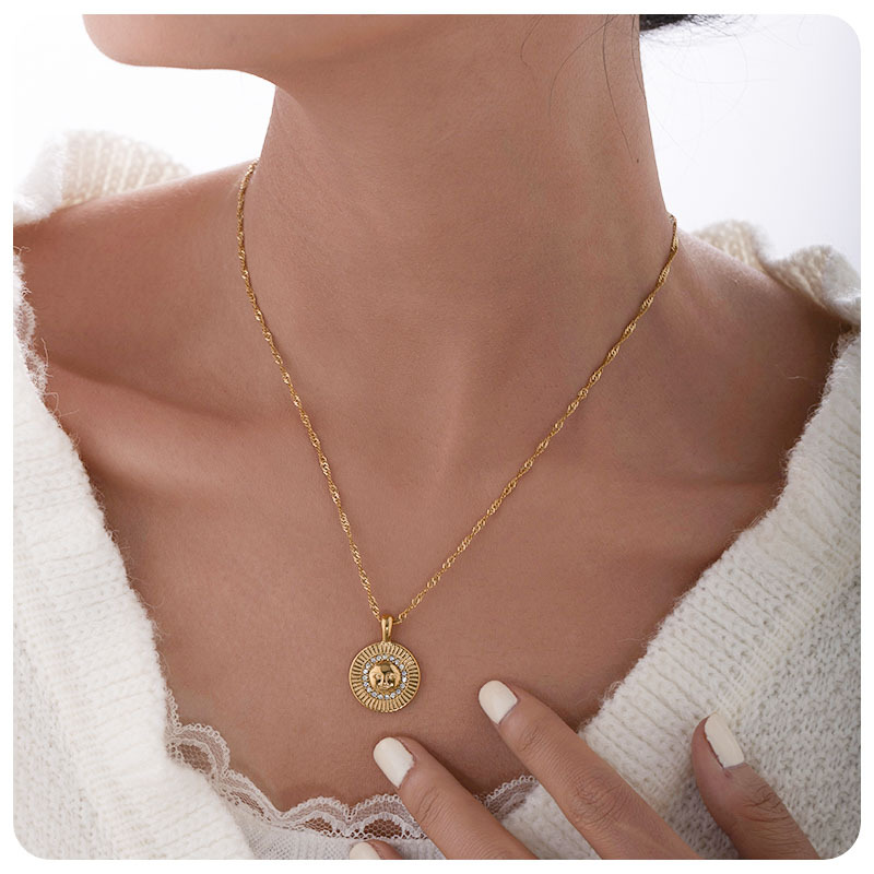TENA Europa y América marca redonda moda personalidad cara collar de acero inoxidable mujer 18K oro titanio acero zinc cadena de suéter de piedra image 5