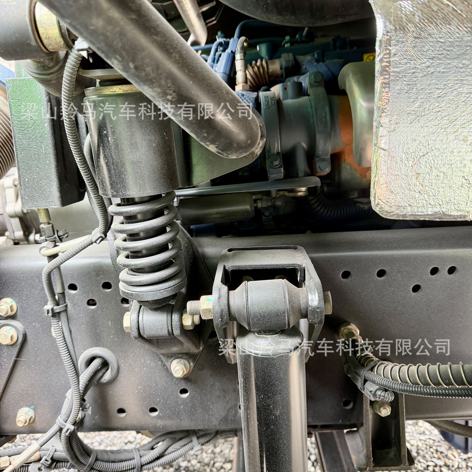 Cross-border medium-duty specialized work truck, Shaanxi Auto DeLong M3000S, front four-wheel drive, rear eight-wheel drive, dump truck for engineering projects