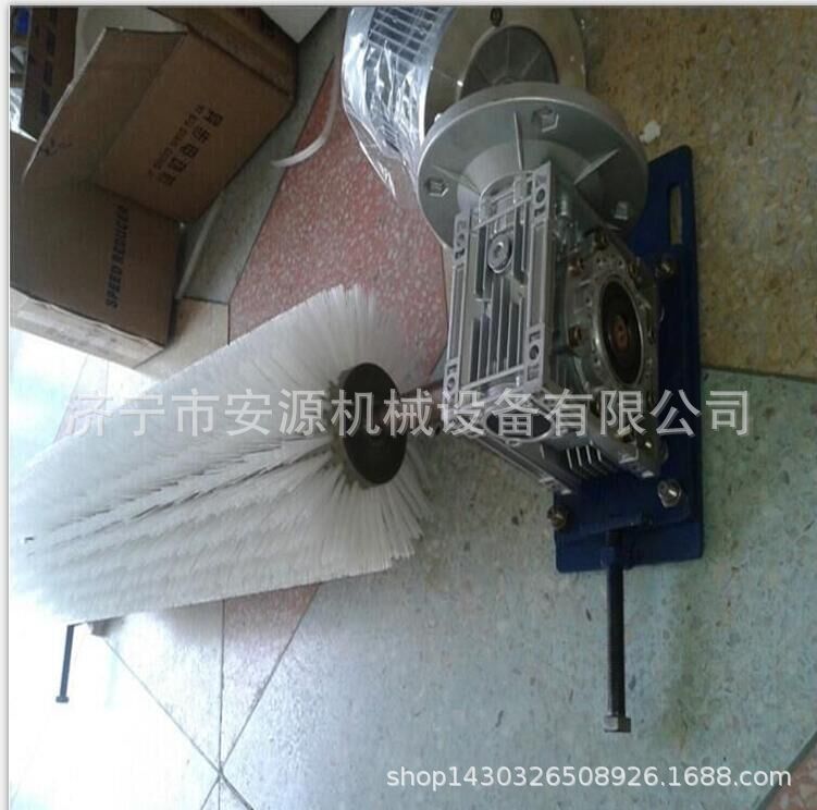 重庆皮带机滚筒清扫器 电动旋转清扫器 滚刷耐磨清扫器