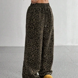 女式T恤;女式卫衣;时尚休闲套装